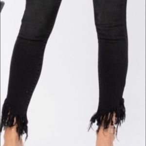 NWT JUDY BLUE Frayed Hem Black Jeans 15/32